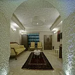 Valley Cave House 3*
