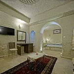 Hotel Valley Cave House 3*