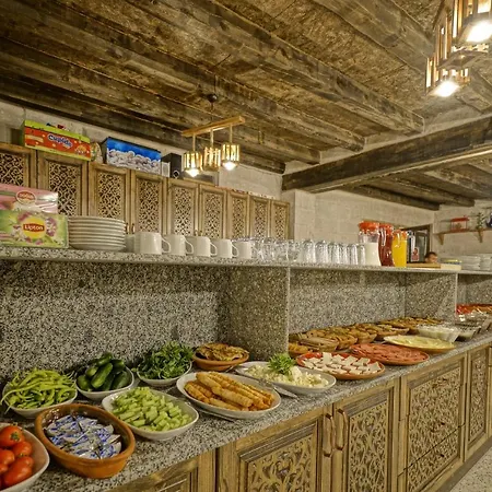 Valley Cave House Hotel 2*