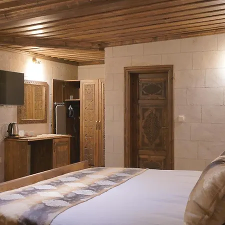 Hotel Valley Cave House 2*