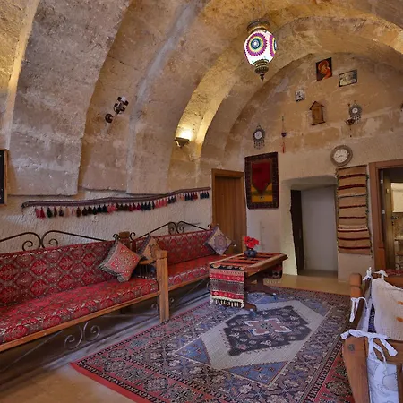 Hotel Valley Cave House 2*