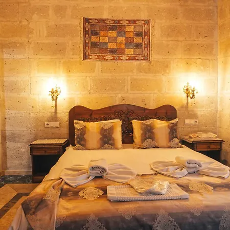Valley Cave House 2*