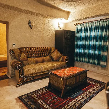 Valley Cave House 2*