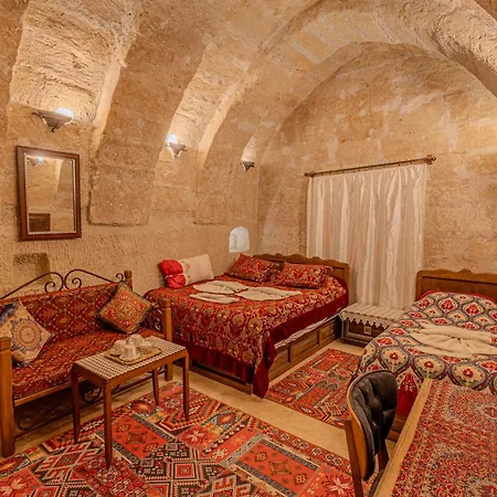 Valley Cave House 3*