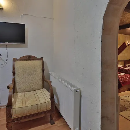 Valley Cave House Hotel 3*