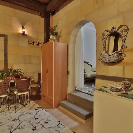 Valley Cave House מלון 3*
