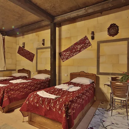 Valley Cave House 3*
