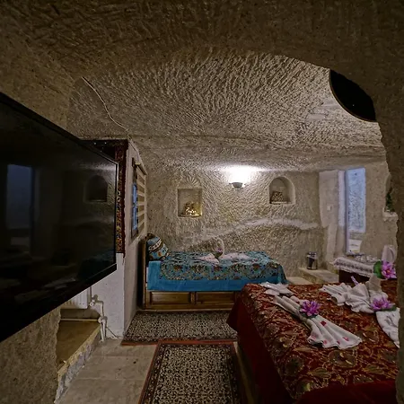 Hotel Valley Cave House 2*