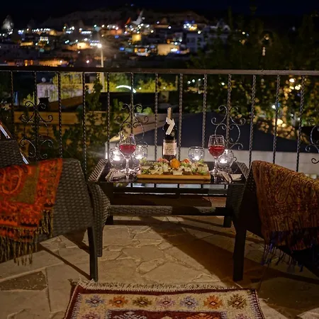 Hotel Valley Cave House 2*