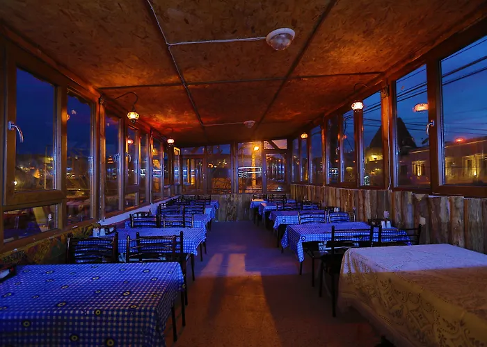 Valley Cave House 3*